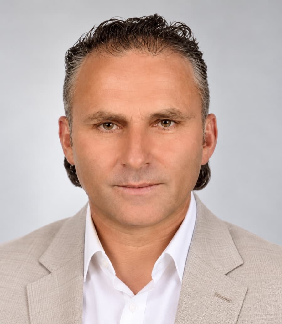 Ender Özbaşaran, Eğitmen